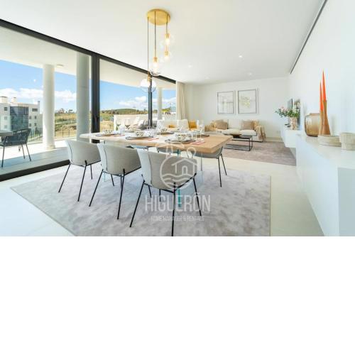 Elegant and Luxury Apartment.Big terrace.Beach