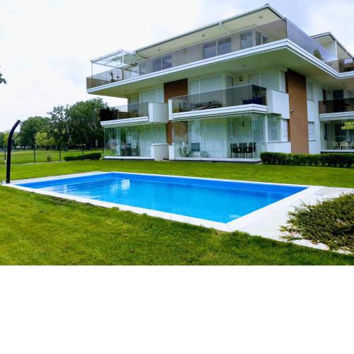 Elegant Apartman