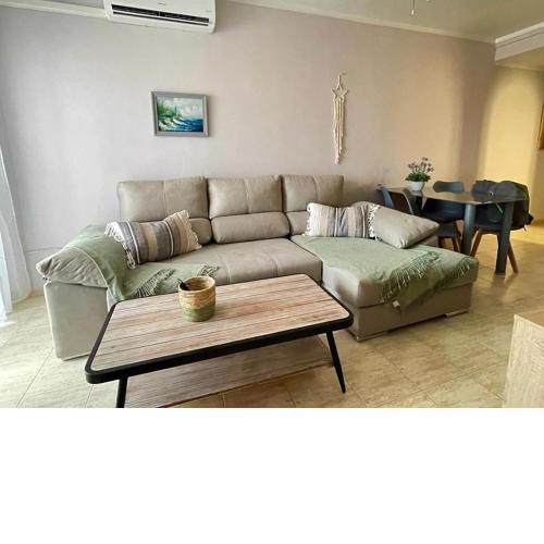 Elegant apartment in Los Gases street