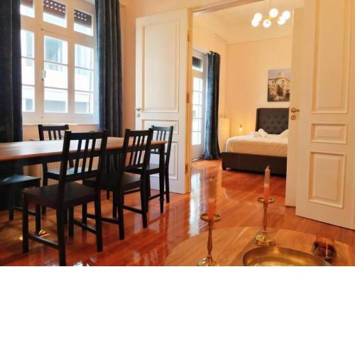 Elegant apartment in Parliament square