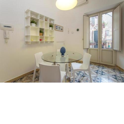 ELEGANT APARTMENT IN TAORMINA
