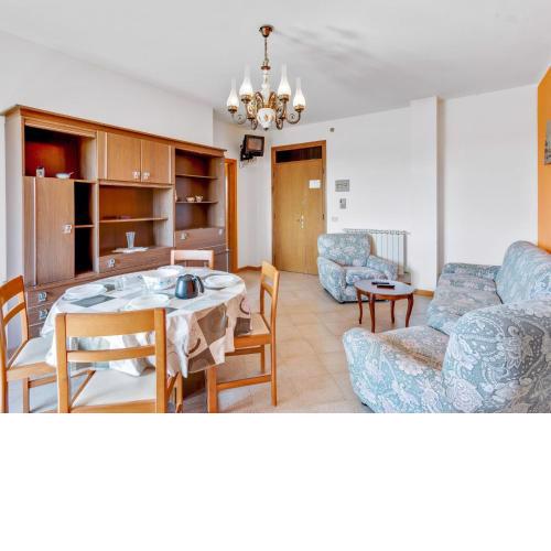 Elegant apartment with swimming pool and gym on Lake Trasimeno