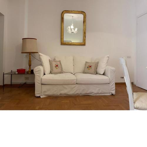 Elegant apt-typical Roman Palazzina Pz Alessandria