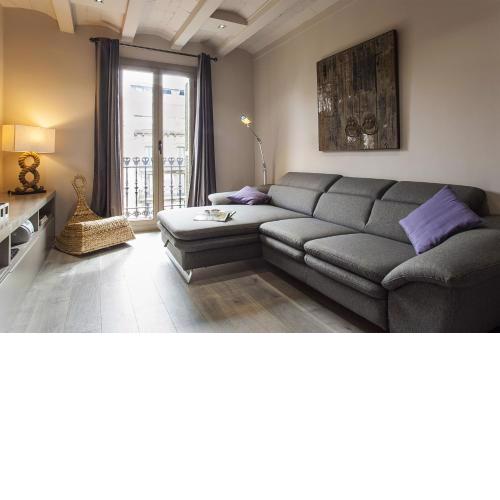Elegant Eixample Apartment nicely decorated