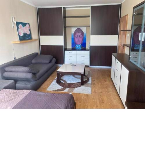 Elegant Escape apartment - free parking, easy access to City Centre