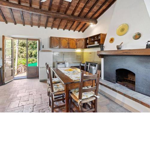 Elegant Holiday Home in Cortona with Private Garden