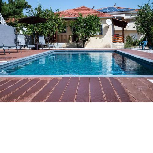 Elegant house by the sea with pool