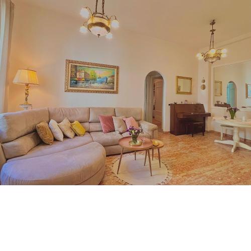 Elegant House In Rome