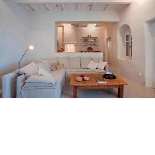 Elegant house in Triantaros