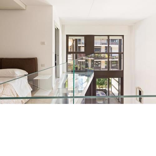 Elegant Loft with Balcony!