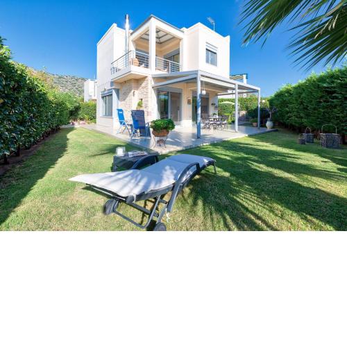 Elegant new maisonette near the sea