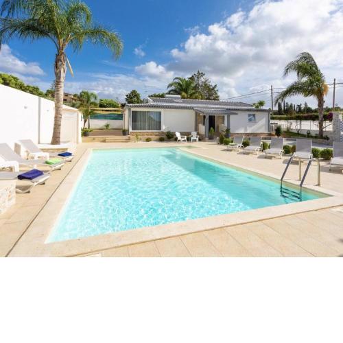 Elegant property located in Trappeto