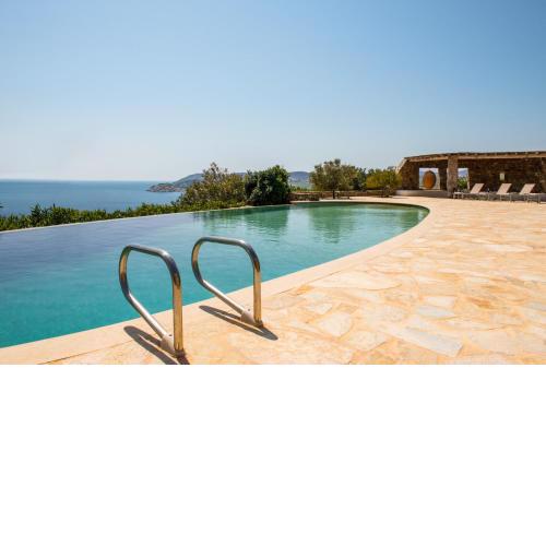 Elegant Seaside Villa, great views, infinity pool, Lia, Mykonos