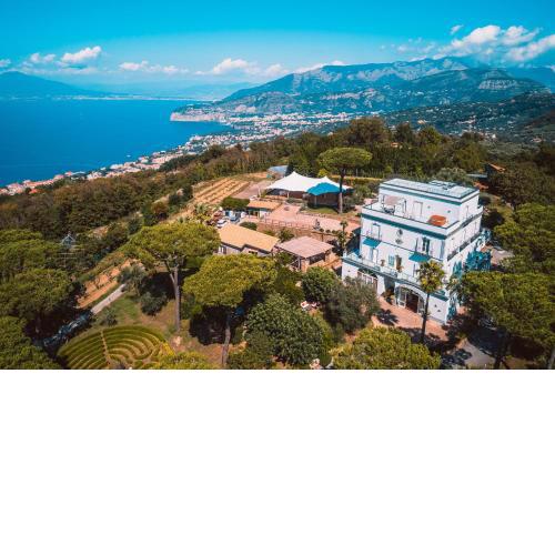Elegant Sorrento Coast Villa with Pool and Tennis Court