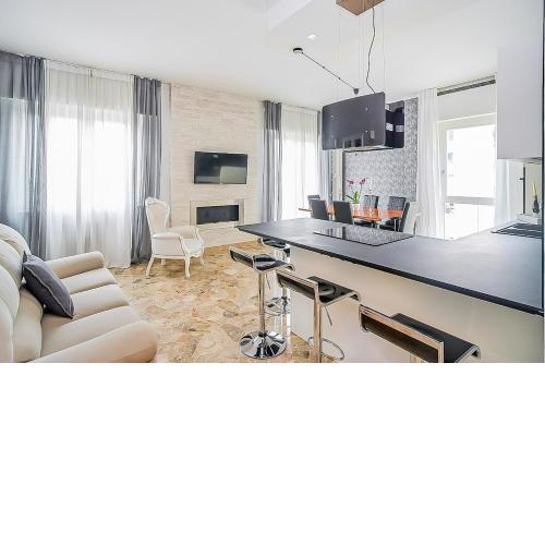 Elegant & Spacious - 30 min from Venice - King beds!