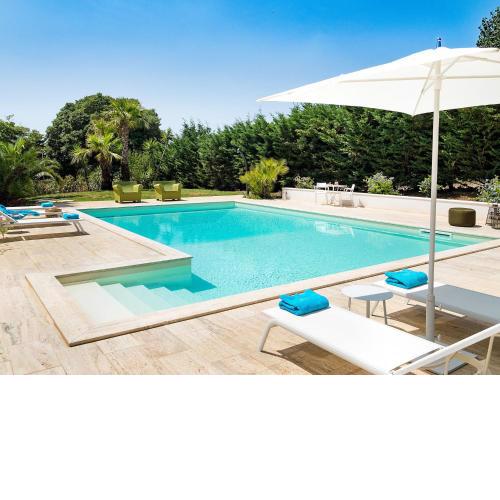 Elegant villa in Salemi with swimming pool