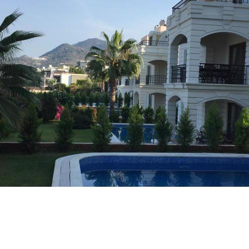 Elegant Villas 2/3