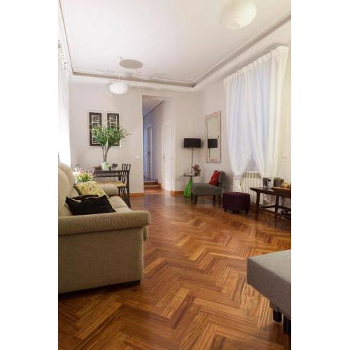 Elegante piso junto al Museo del Prado