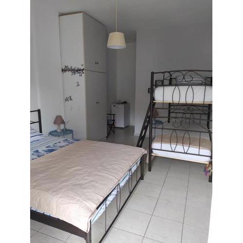 Eleni Karouti rooms for rent