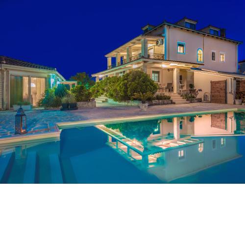 Eleni's Family Villa
