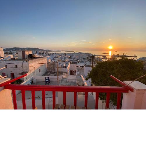 Elenitas Town house with Balcony and Sea View