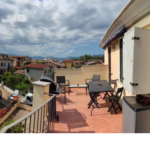 Elenoire House