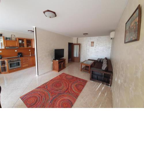 Eli 2 Sea View apartment first line