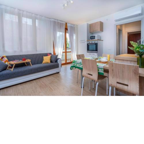 Elindra Hospital University Apartment