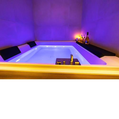 Elite Accommodations & Hydromassage Pool