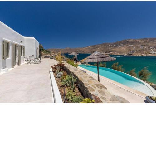 Elite Mykonos Villa - Villa Roxane - Private Pool - 6 Bedrooms - Beachfront - Ftelia