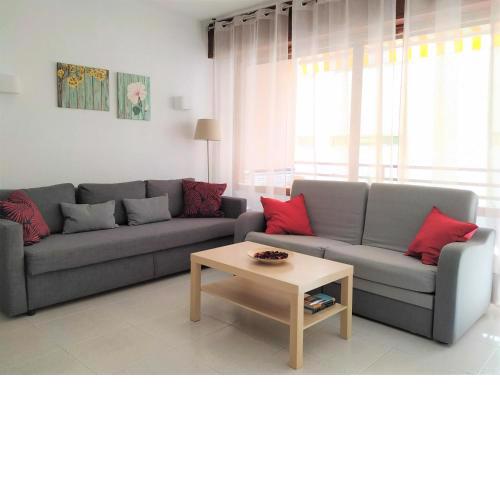 Elizabeth Beach Apartment with Seaviews!
