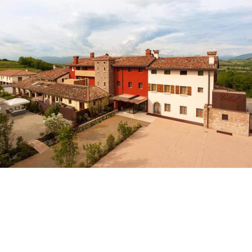 Elliot Osteria e dormire in collina