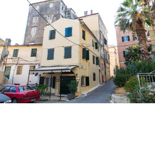 Ellis Old Town Apartment