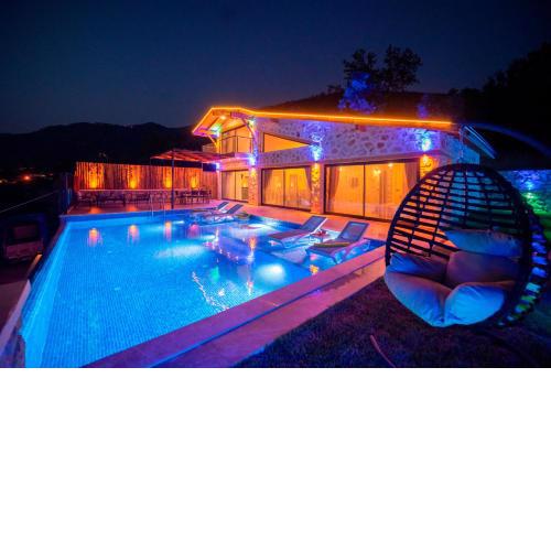Elsu - 2 Bedroom Holiday Villa with jacuzzi in Kalkan