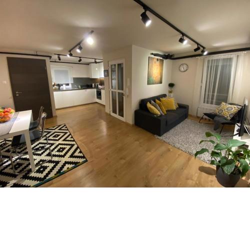 Emerald Apartment