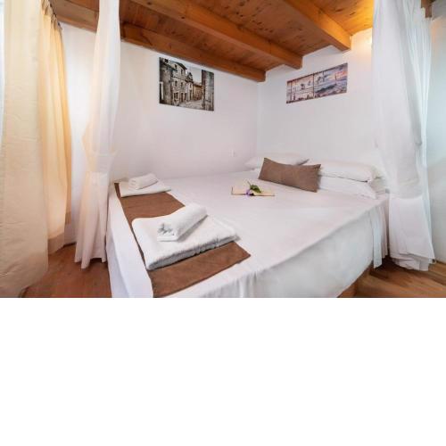 Emerald Dream House#Poiessa, Medieval Town