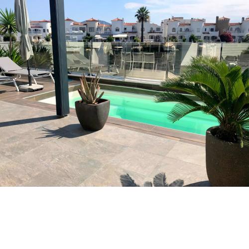 Empurialola - Casa con piscina y vistas al lago en Empuriabrava-138