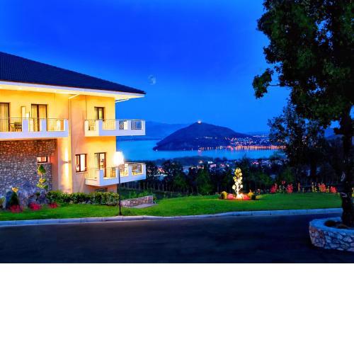 Enastron View Hotel