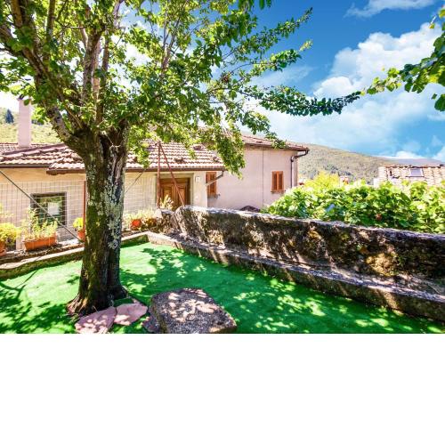 Enchanting Farmhouse in Bagni di Lucca with Private Garden