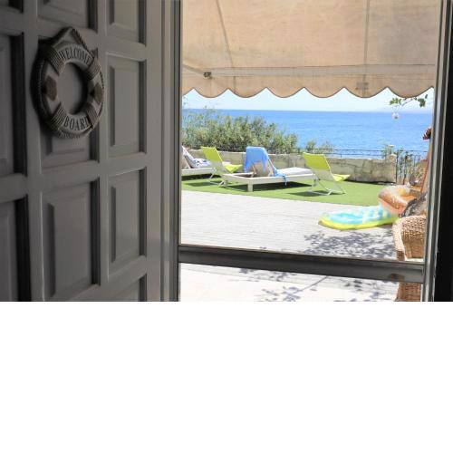 Endless Blue Sea Frontal house