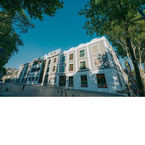 Ener Old Castle Resort Hotel