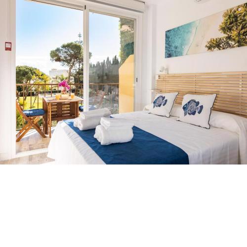 Enjoy La Carihuela Beach at 4 Min.Terrace & Pool.