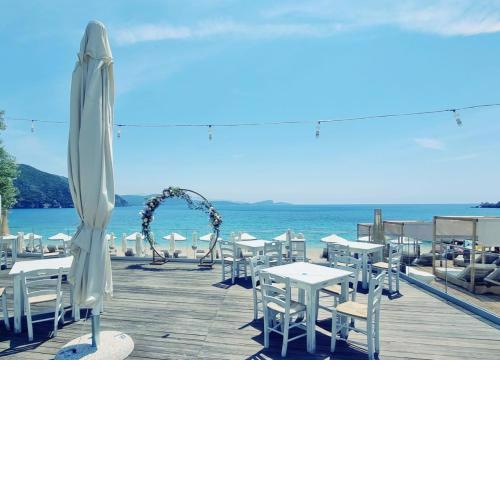Enjoy Lichnos Bay Village, Camping, Hotel and Apartments