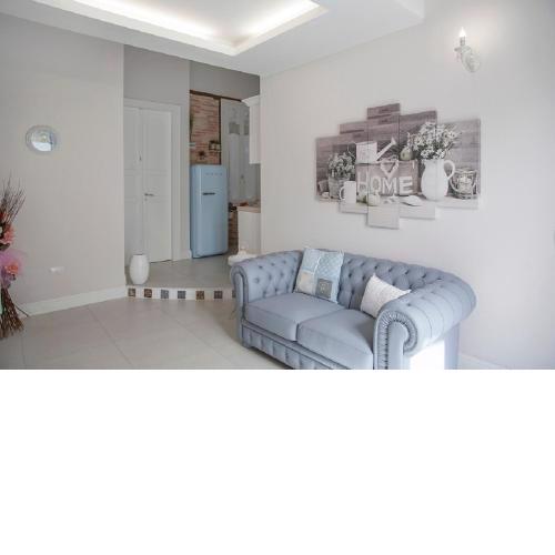 Enry White House