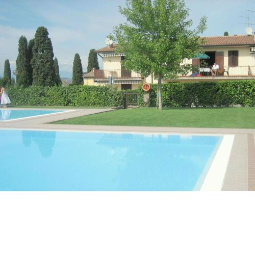 Enticing Holiday home in Lazise with Swimming Pool