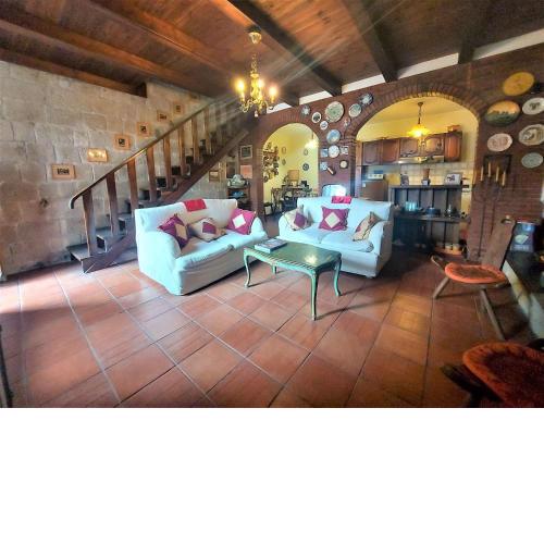 Enticing holiday home in Santa Fiora with balcony