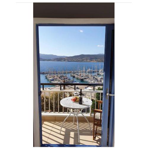 ENTIR HOME WITH A SEA VIEW FOR 5 GUESTS.