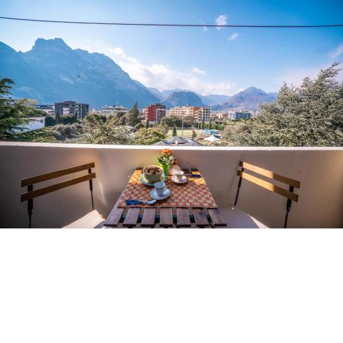 Entire flat, 1 minute walk from lake of Garda
