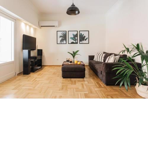 Entire floor Luxury aprtm in kolonaki
