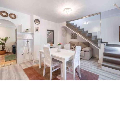 Entire house close to Albaicin and the city center
